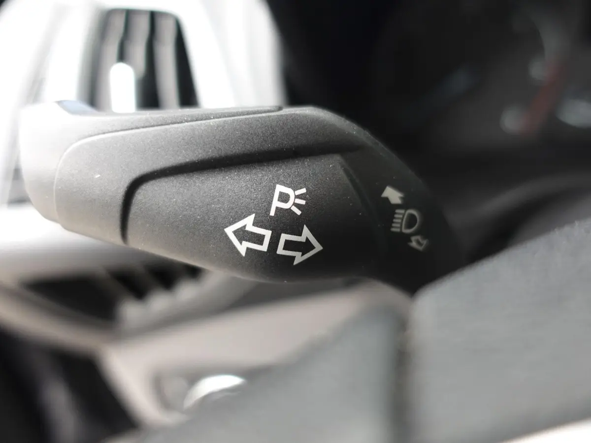 1.5 EcoBlue Automaat L2 Trend Navigatie Airco Camera Parkeersensoren Cruise Control Trekhaak Betimmering Lichtmetalen Velgen