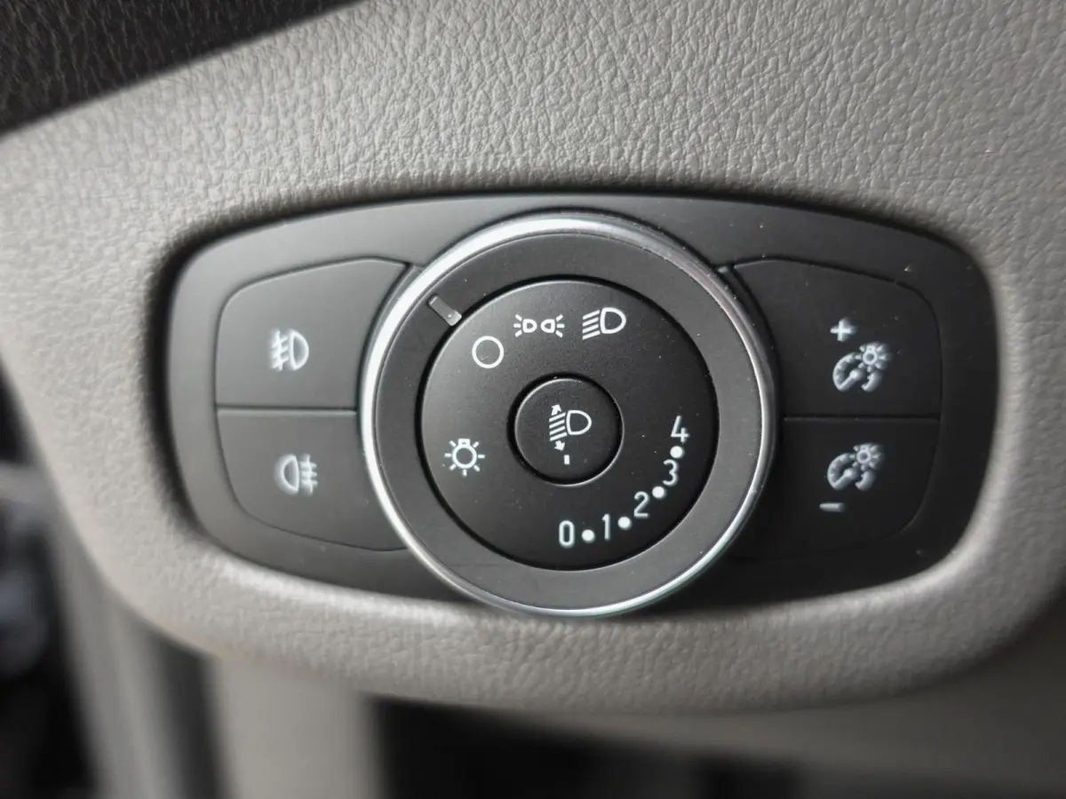 1.5 EcoBlue Automaat L2 Trend Navigatie Airco Camera Parkeersensoren Cruise Control Trekhaak Betimmering Lichtmetalen Velgen