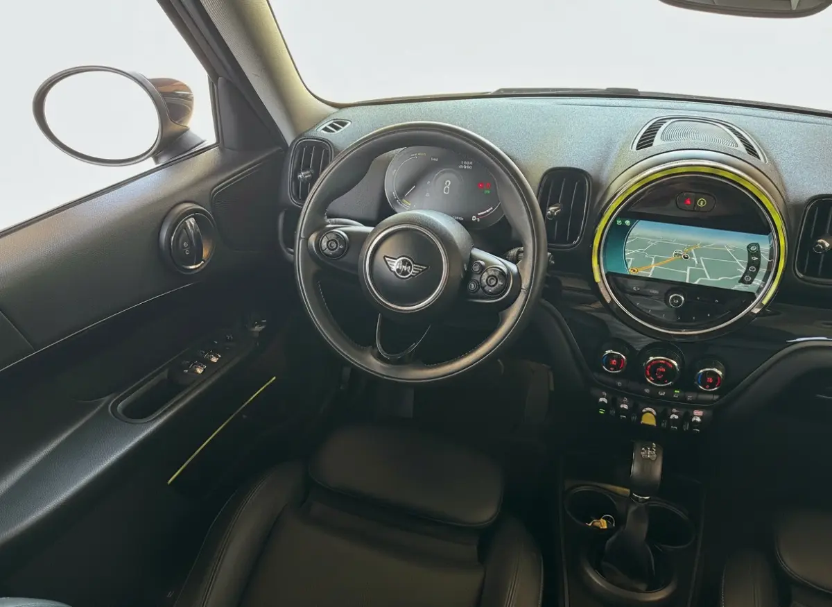 220PK HYBRID COOPER ALL4 CHILI SPORT LEDER/NAVI/CARPLAY/PANORAMADAK