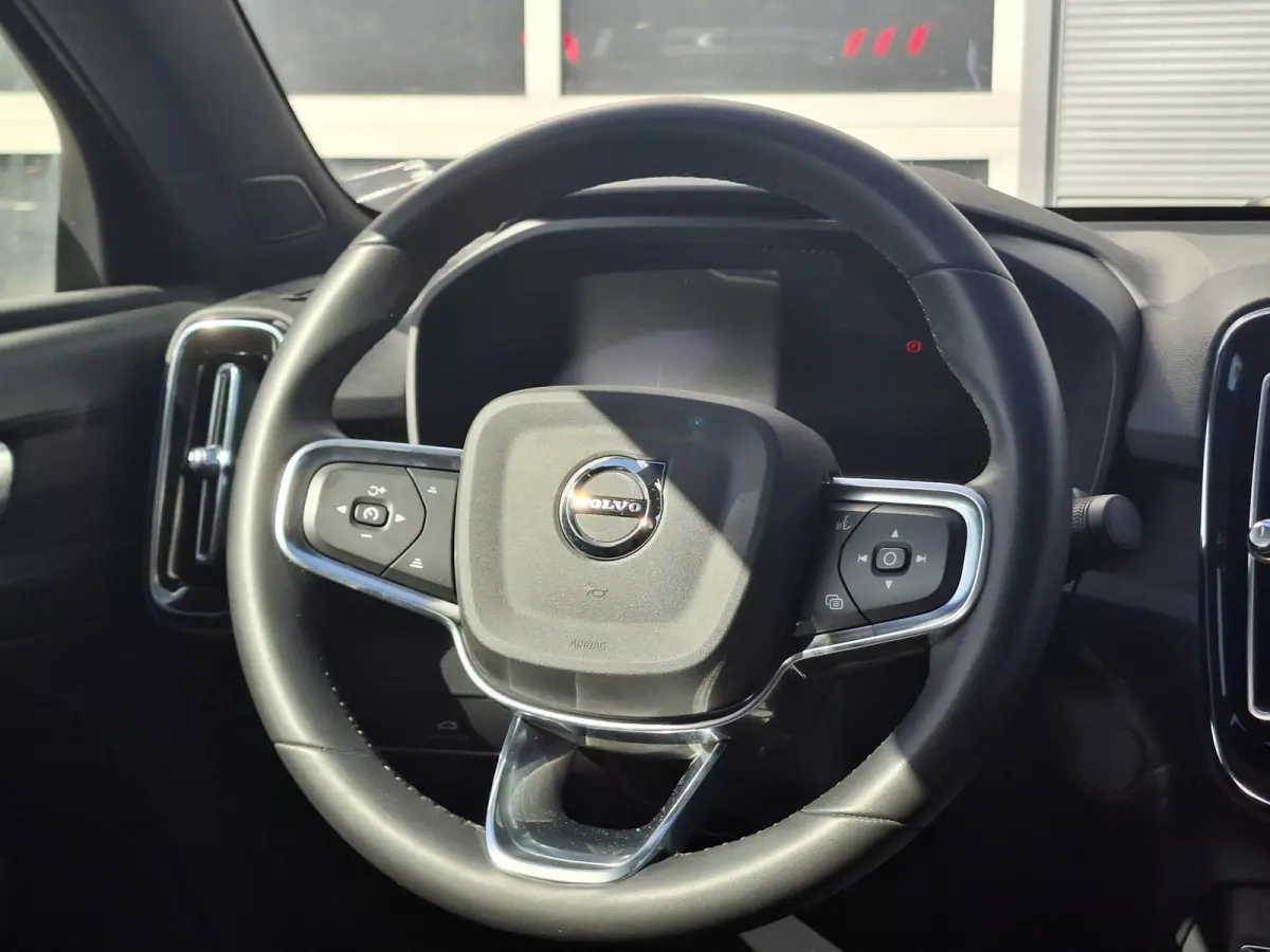 Recharge Plus 69 kWh | SoH 94.4% | Navigatie/Android/Apple Carplay |  LM Velgen 19" | Achteruitrijcamera | Voorstoelen Verwarmd | Warmtepomp | Cruise Control Adaptief |
