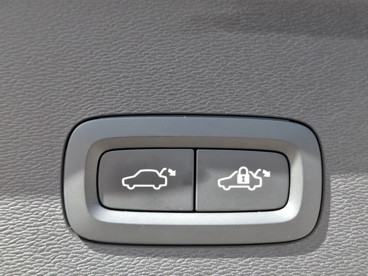 Recharge Plus 69 kWh | SoH 94.4% | Navigatie/Android/Apple Carplay |  LM Velgen 19" | Achteruitrijcamera | Voorstoelen Verwarmd | Warmtepomp | Cruise Control Adaptief |