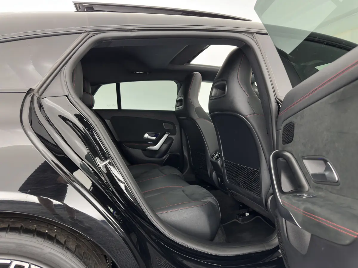250 e AMG-Styling Limited Business Solution (Plug-in) {SoH-95%} (INCL-BTW) Aut. *PANO | LEATHER-MICROFIBRE | MEMORY-PACK | MULTIBEAM-LED | BLINDSPOT | HEATED-SPORTSEATS | AMBIENTLIGHT | KEYL