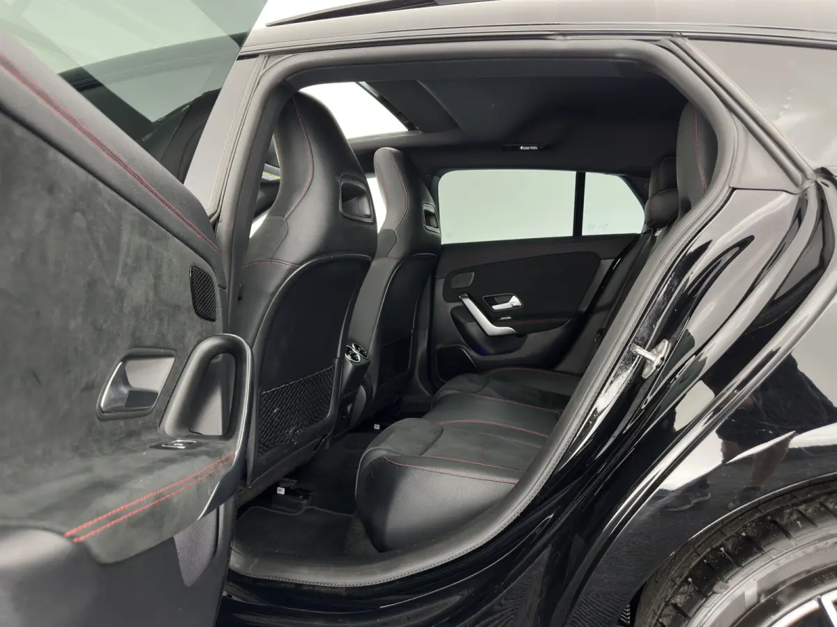 250 e AMG-Styling Limited Business Solution (Plug-in) {SoH-95%} (INCL-BTW) Aut. *PANO | LEATHER-MICROFIBRE | MEMORY-PACK | MULTIBEAM-LED | BLINDSPOT | HEATED-SPORTSEATS | AMBIENTLIGHT | KEYL