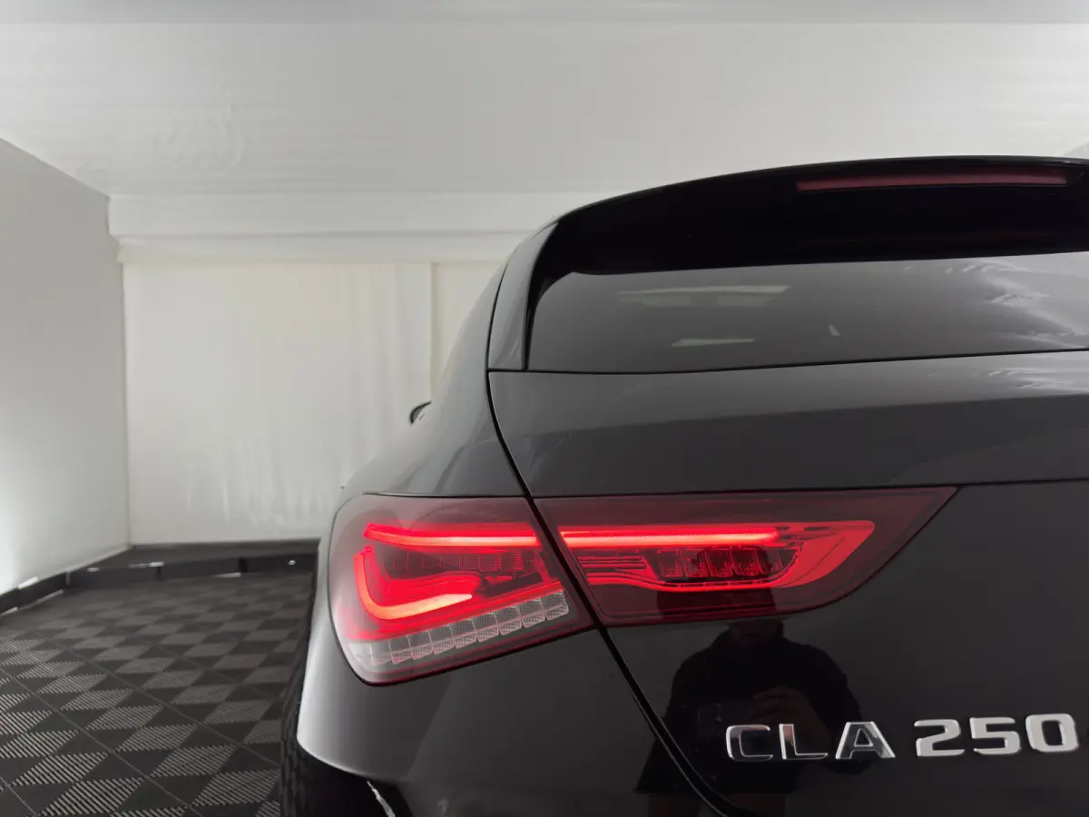 250 e AMG-Styling Limited Business Solution (Plug-in) {SoH-95%} (INCL-BTW) Aut. *PANO | LEATHER-MICROFIBRE | MEMORY-PACK | MULTIBEAM-LED | BLINDSPOT | HEATED-SPORTSEATS | AMBIENTLIGHT | KEYL