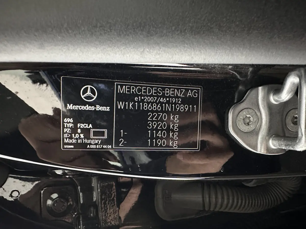 250 e AMG-Styling Limited Business Solution (Plug-in) {SoH-95%} (INCL-BTW) Aut. *PANO | LEATHER-MICROFIBRE | MEMORY-PACK | MULTIBEAM-LED | BLINDSPOT | HEATED-SPORTSEATS | AMBIENTLIGHT | KEYL