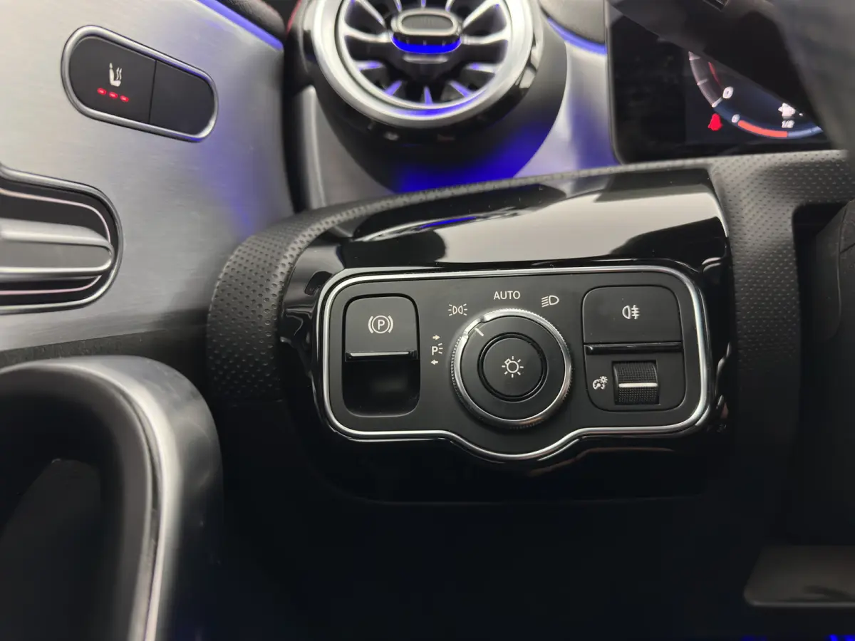 250 e AMG-Styling Limited Business Solution (Plug-in) {SoH-95%} (INCL-BTW) Aut. *PANO | LEATHER-MICROFIBRE | MEMORY-PACK | MULTIBEAM-LED | BLINDSPOT | HEATED-SPORTSEATS | AMBIENTLIGHT | KEYL