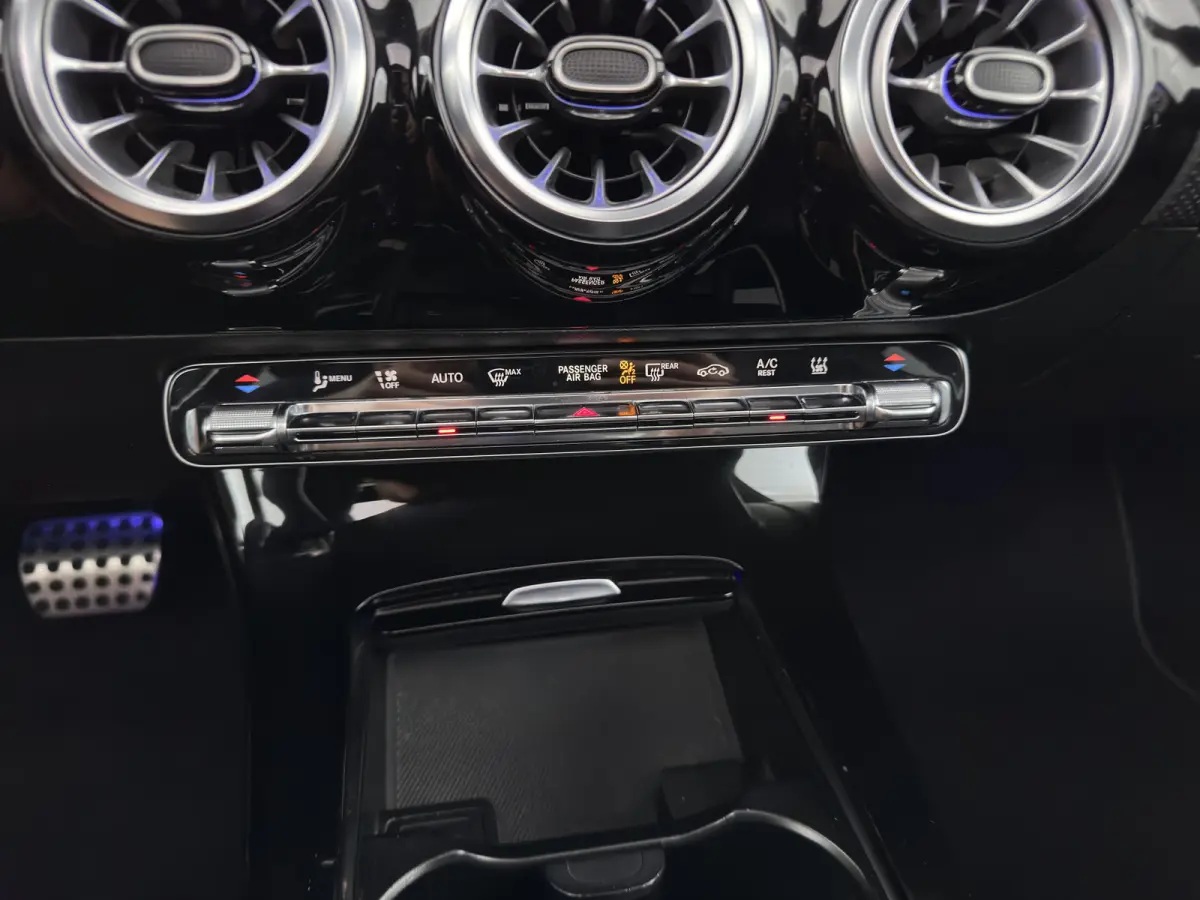 250 e AMG-Styling Limited Business Solution (Plug-in) {SoH-95%} (INCL-BTW) Aut. *PANO | LEATHER-MICROFIBRE | MEMORY-PACK | MULTIBEAM-LED | BLINDSPOT | HEATED-SPORTSEATS | AMBIENTLIGHT | KEYL
