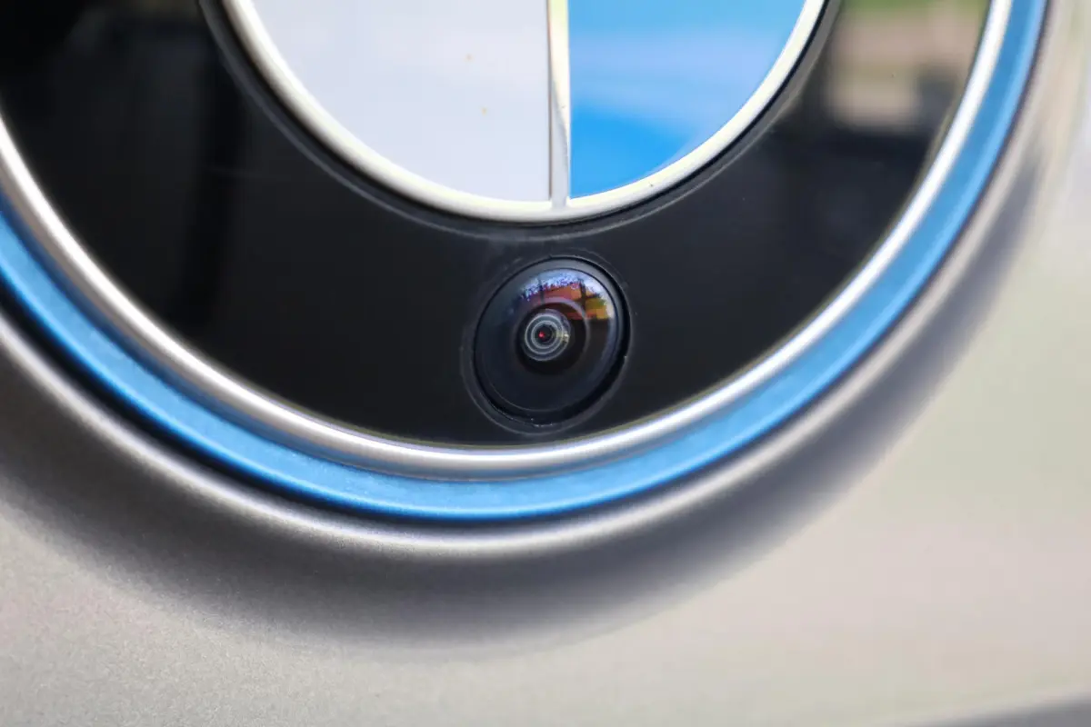 xDrive40 Business Edition Plus 77 kWh | Rondom Camera's | Soft Close | Active Cruise Control | Harman Kardon | panoramadak Sky Lounge |