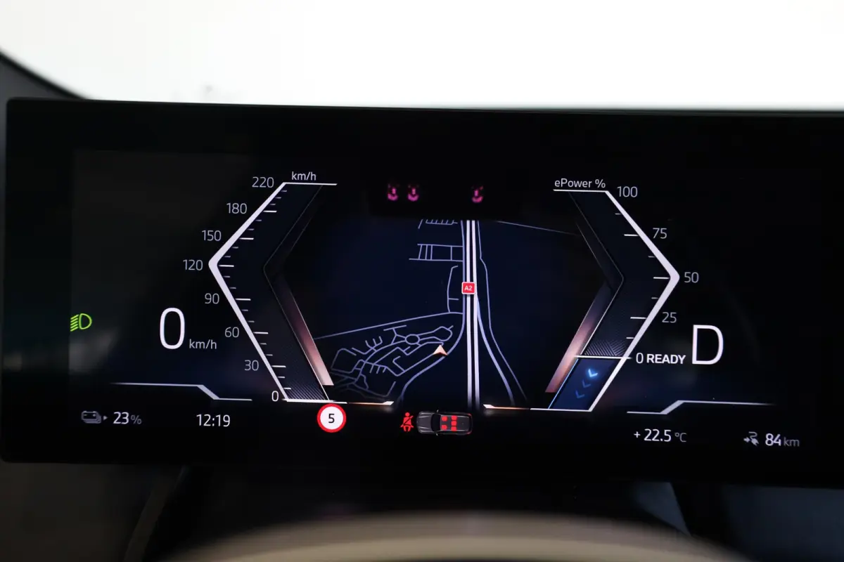 xDrive40 Business Edition Plus 77 kWh | Rondom Camera's | Soft Close | Active Cruise Control | Harman Kardon | panoramadak Sky Lounge |