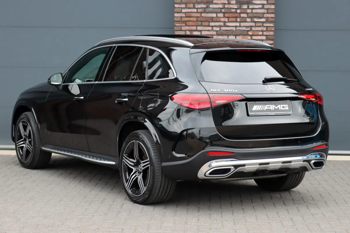 4MATIC AMG Line Premium+ | Distronic | Burmester | Panoramadak | Trekhaak | Memory | HUD | Verwarmd Stuurwiel | Surround Camera | Digital Light |