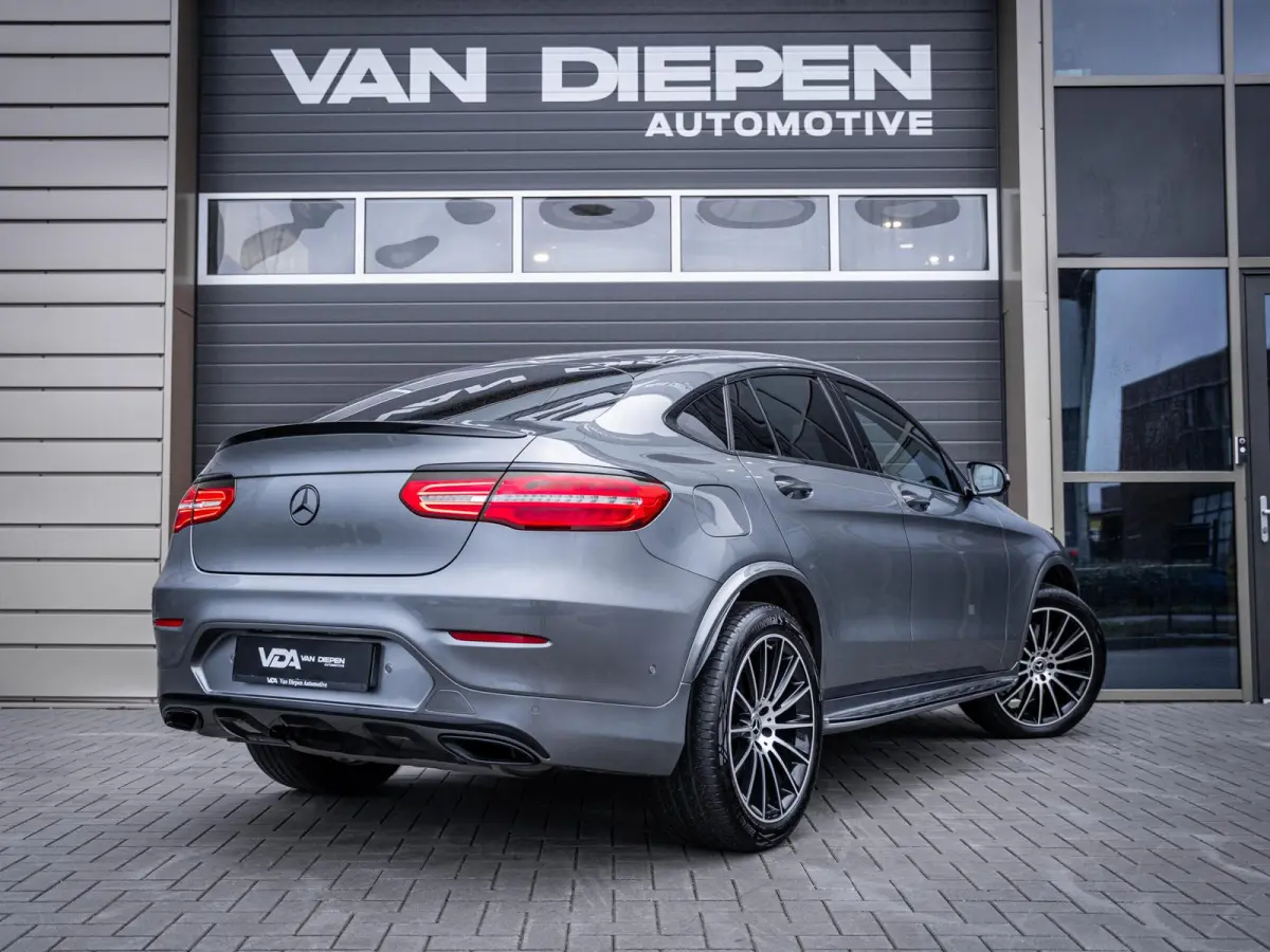 GLC250 4MATIC Business Solution AMG - Pano | Luchtv. | ACC | Burm. l Trekh.