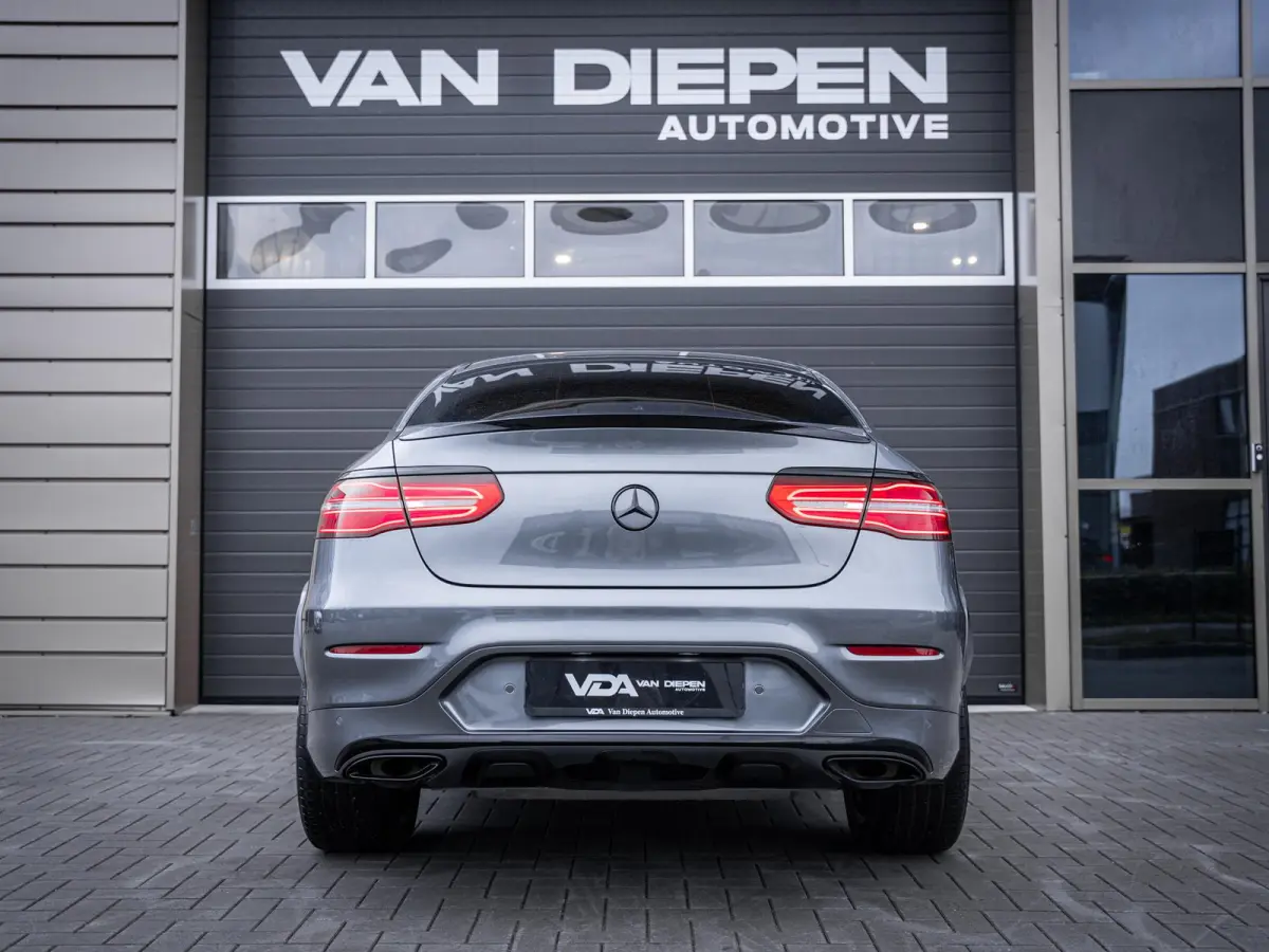 GLC250 4MATIC Business Solution AMG - Pano | Luchtv. | ACC | Burm. l Trekh.