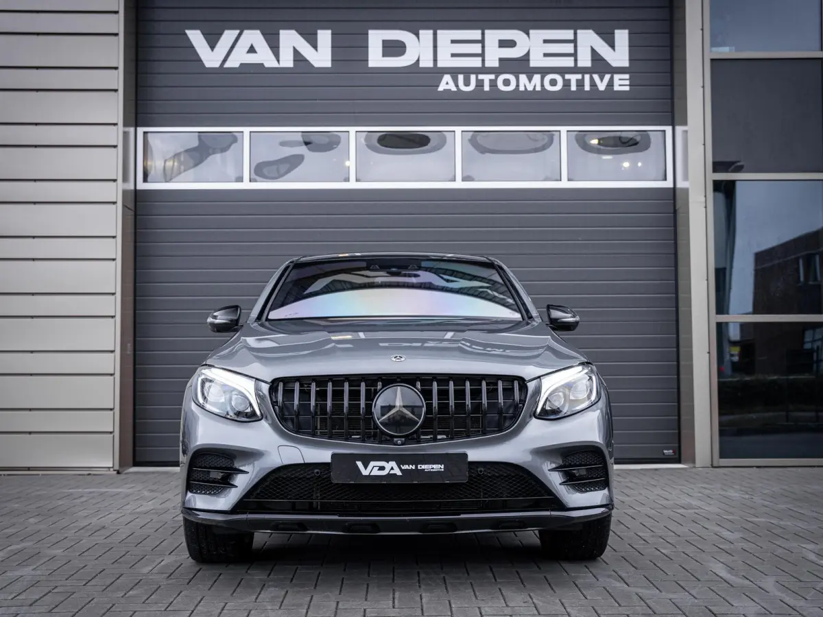 GLC250 4MATIC Business Solution AMG - Pano | Luchtv. | ACC | Burm. l Trekh.