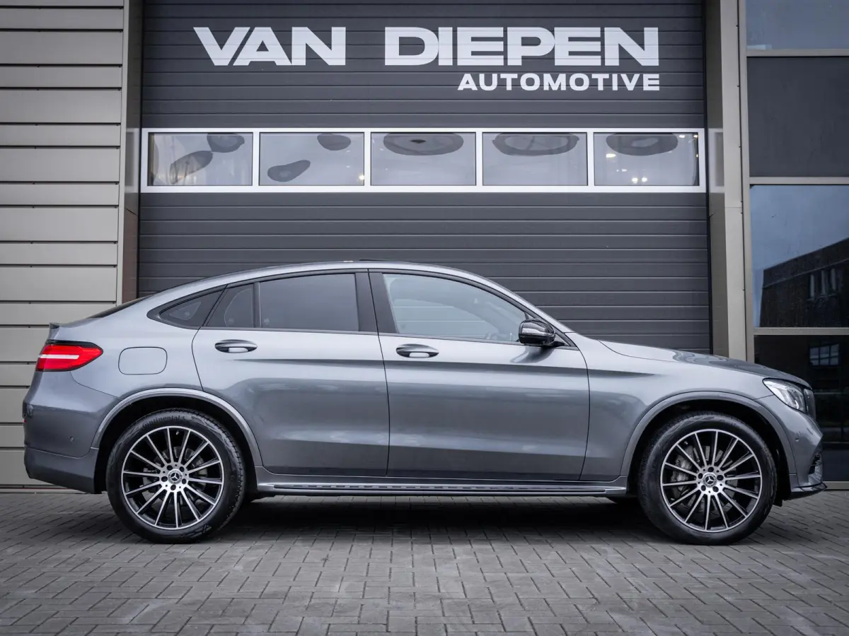 GLC250 4MATIC Business Solution AMG - Pano | Luchtv. | ACC | Burm. l Trekh.