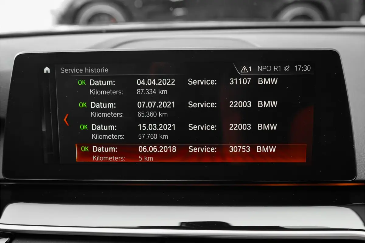 530i High Executive Luxury Pano Camera HiFi Leder ACC
