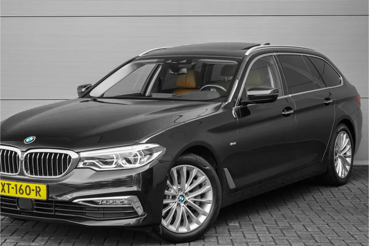 530i High Executive Luxury Pano Camera HiFi Leder ACC