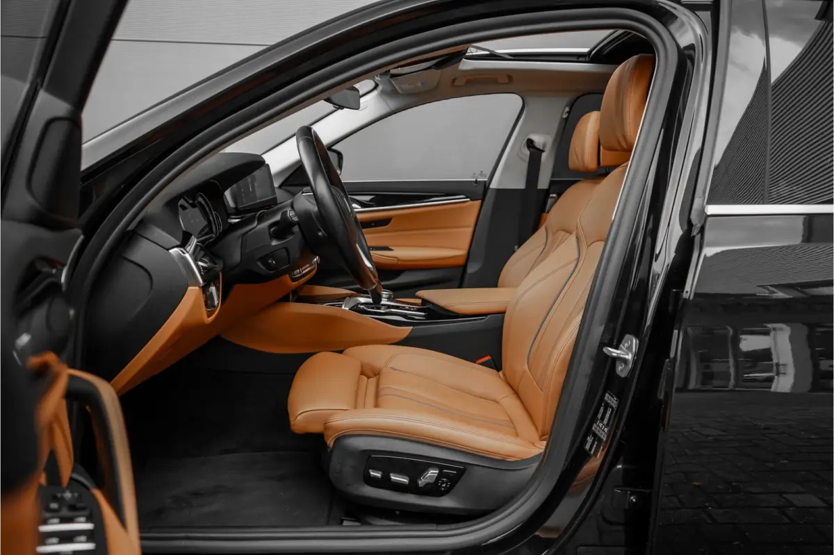 530i High Executive Luxury Pano Camera HiFi Leder ACC