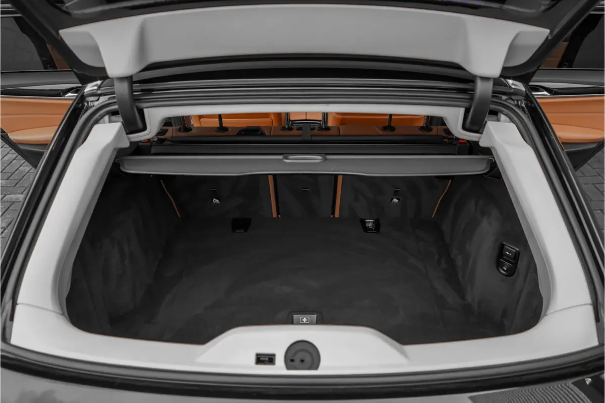 530i High Executive Luxury Pano Camera HiFi Leder ACC