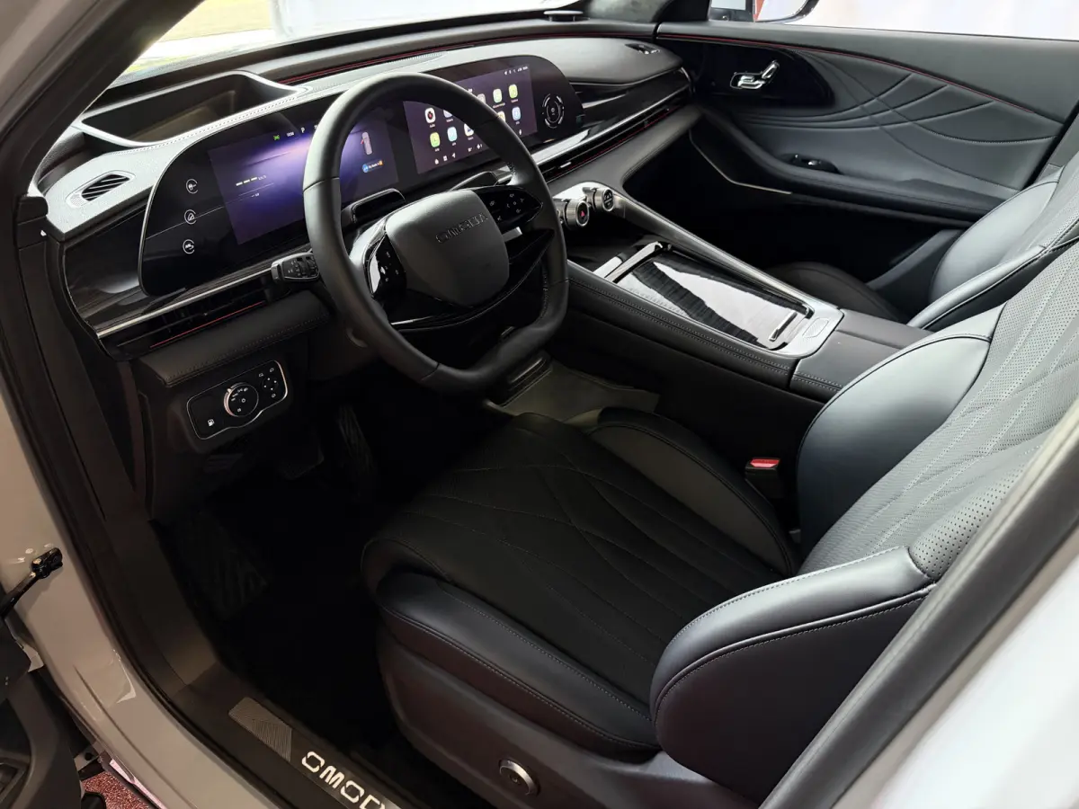 OMODA 9 PREMIUM TECH GRAY AWD 145 KM ELEC MET BENZINE 1000KM 538 PK | 4WD 4X4