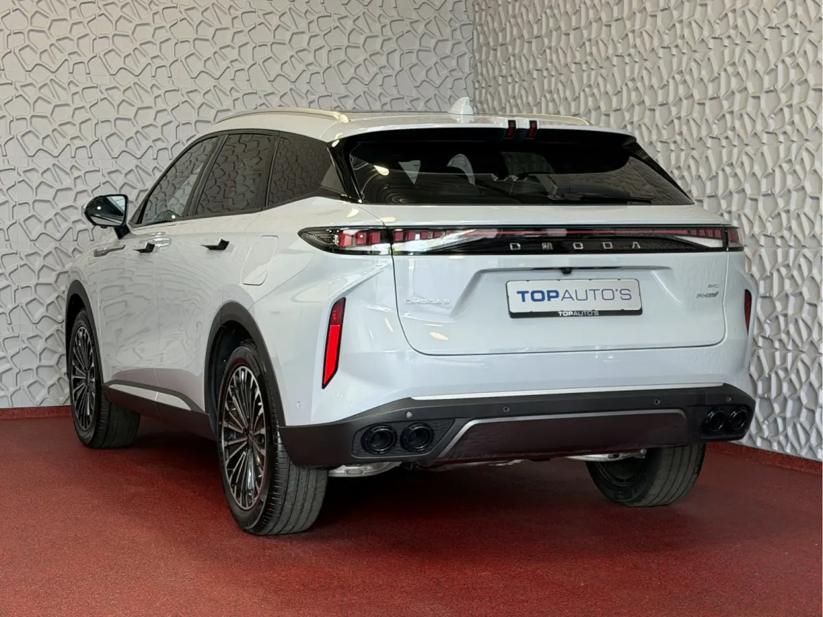 OMODA 9 PREMIUM TECH GRAY AWD 145 KM ELEC MET BENZINE 1000KM 538 PK | 4WD 4X4