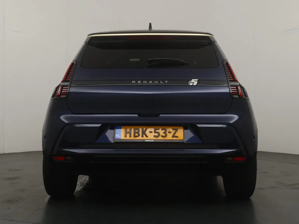 iconic cinq 150 pk comfort range | Harman Kardon | pack safety & advanced driving assist |