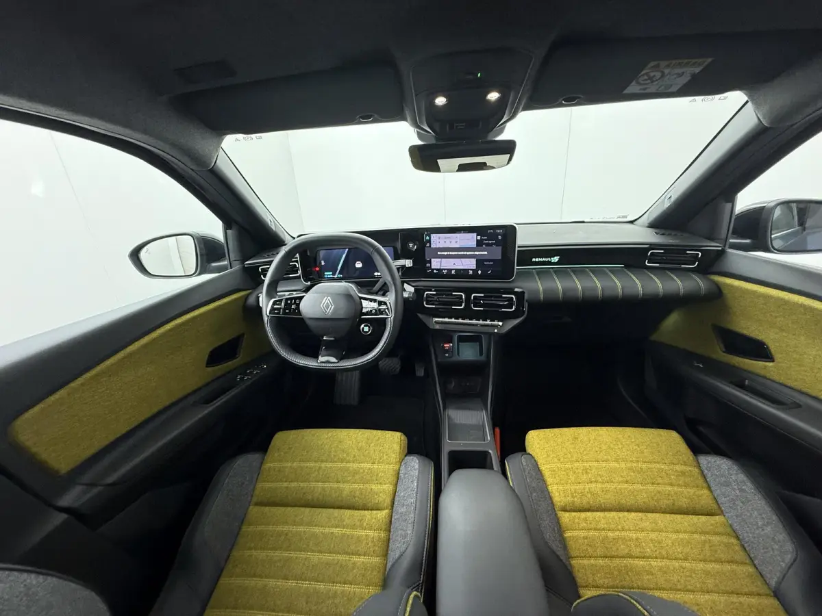 iconic cinq 150 pk comfort range | Harman Kardon | pack safety & advanced driving assist |