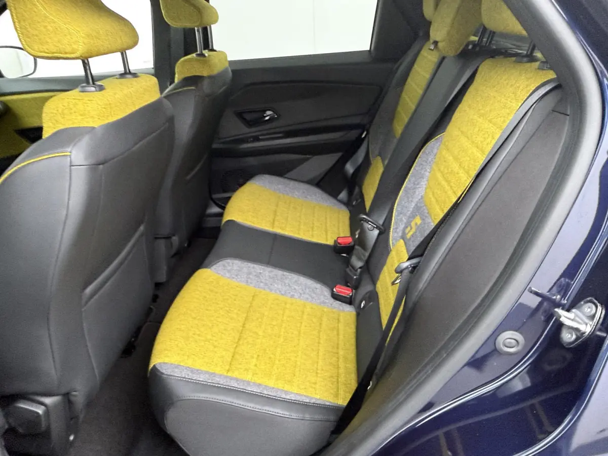 iconic cinq 150 pk comfort range | Harman Kardon | pack safety & advanced driving assist |