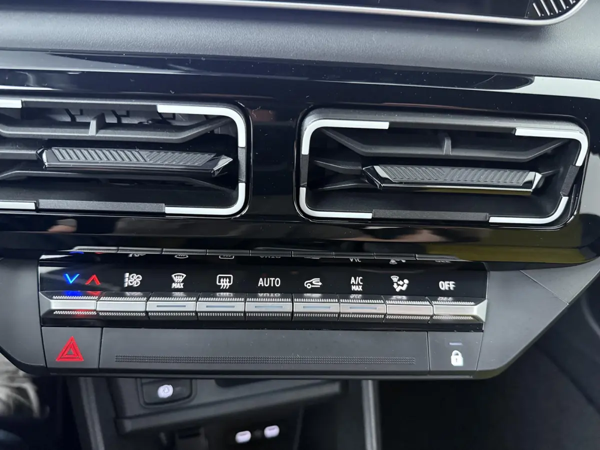 iconic cinq 150 pk comfort range | Harman Kardon | pack safety & advanced driving assist |