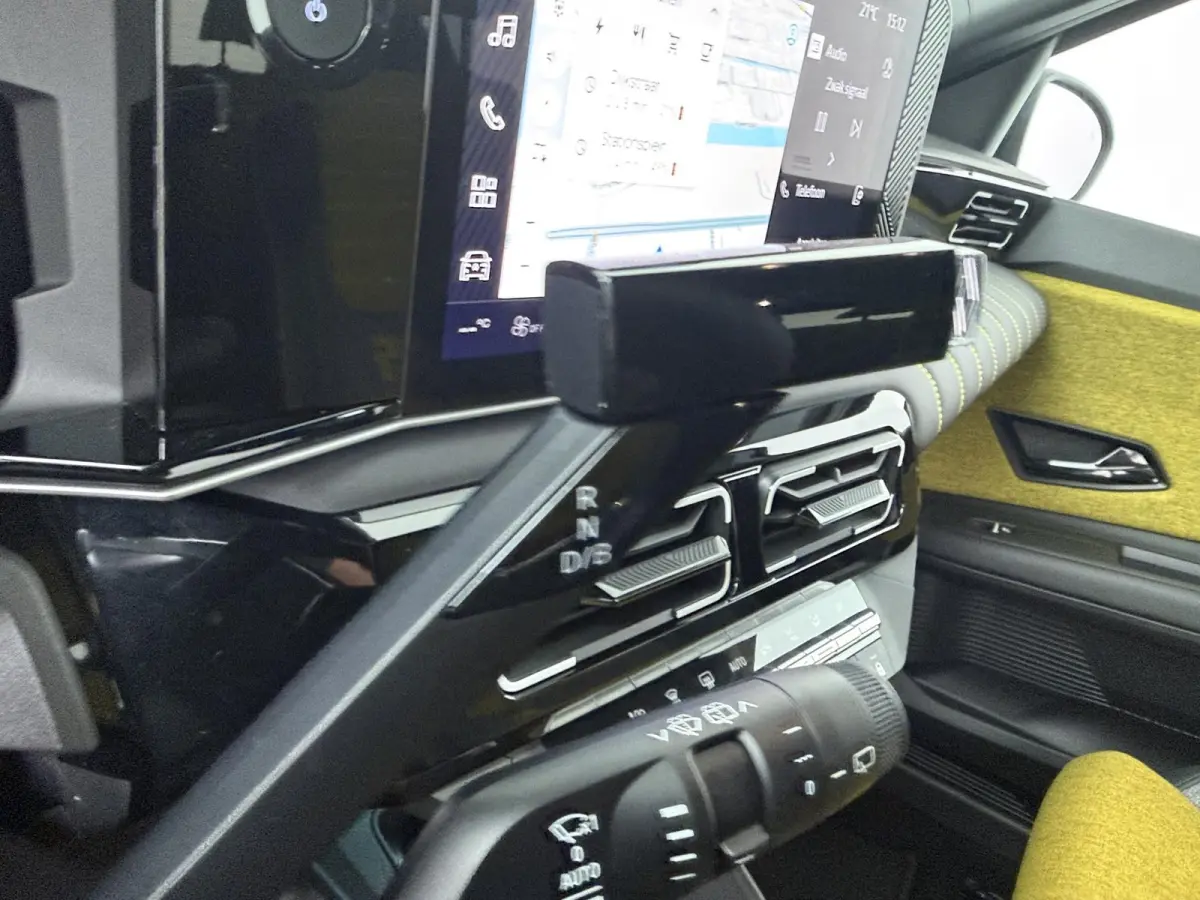 iconic cinq 150 pk comfort range | Harman Kardon | pack safety & advanced driving assist |