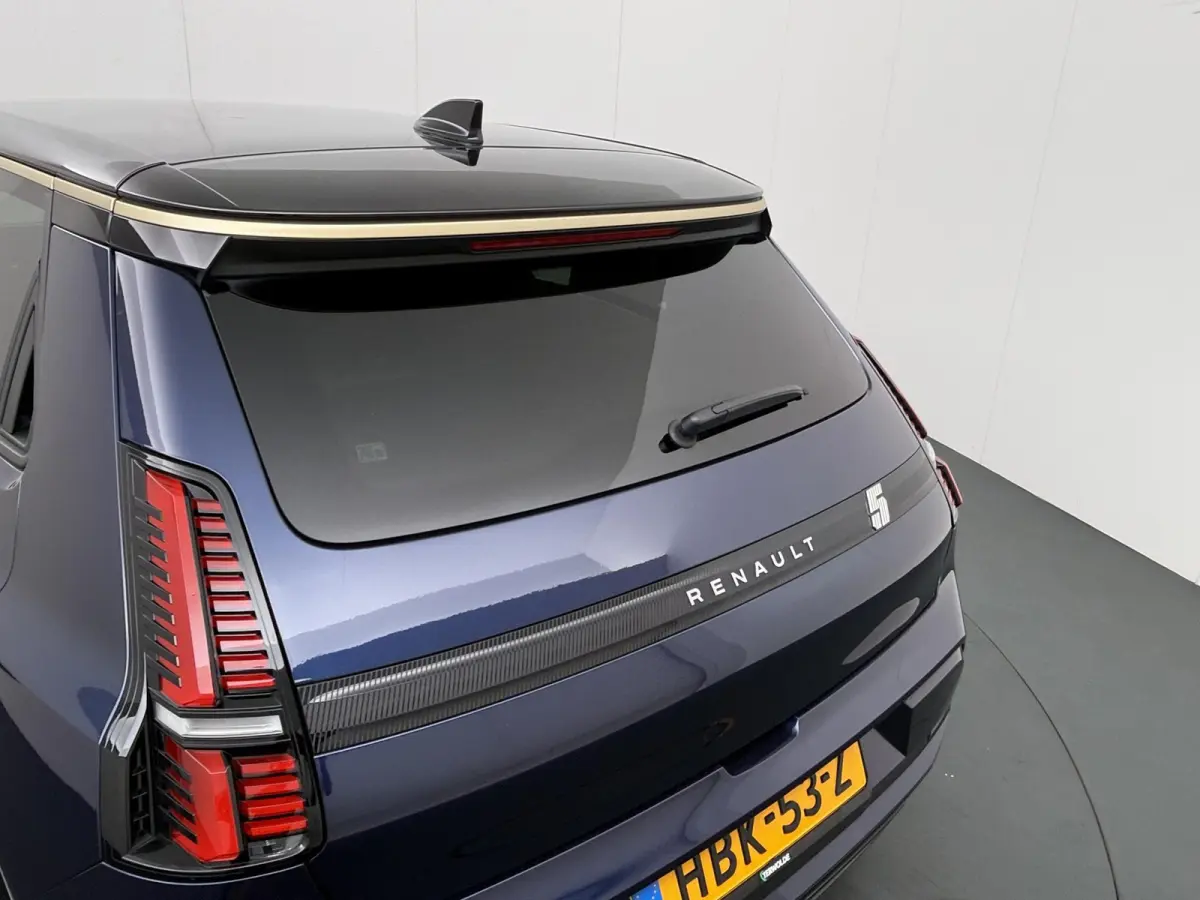 iconic cinq 150 pk comfort range | Harman Kardon | pack safety & advanced driving assist |