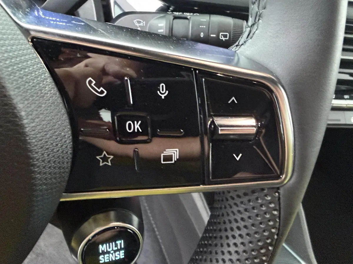 iconic cinq 150 pk comfort range | Harman Kardon | pack safety & advanced driving assist |