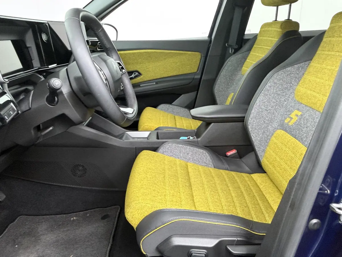 iconic cinq 150 pk comfort range | Harman Kardon | pack safety & advanced driving assist |