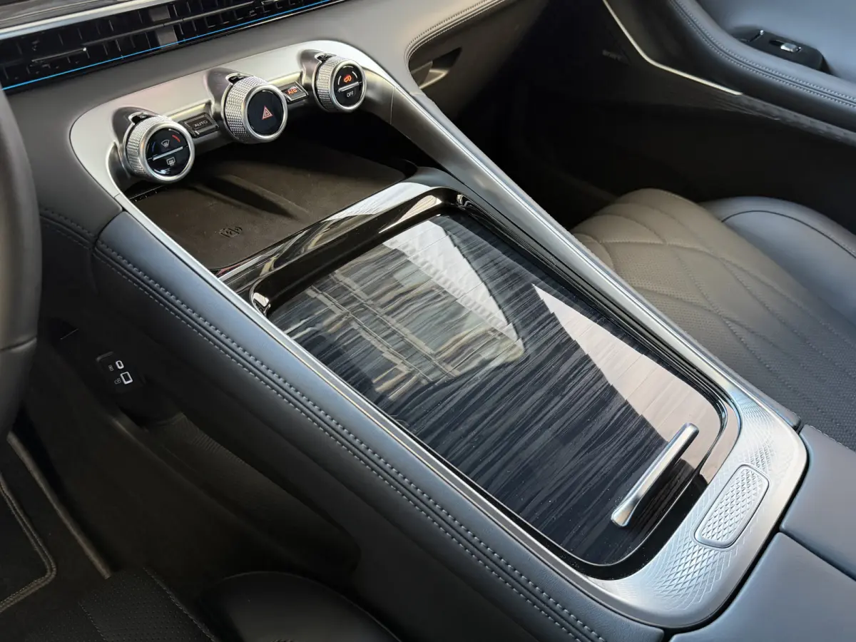 OMODA 9 PREMIUM AWD | 145 KM / TOTAAL MET BENZINE 1000KM ELEKTRISCH | 538 PK | 4WD 4X4