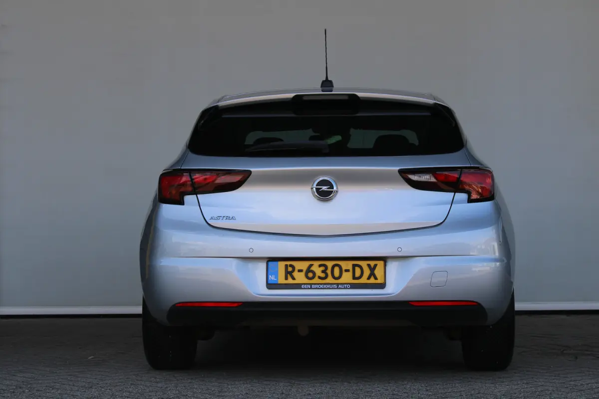 1.4 Edition 2020 | Navigatie | Cruise control | Parkeersensoren | Stoel- & stuurverwarming |