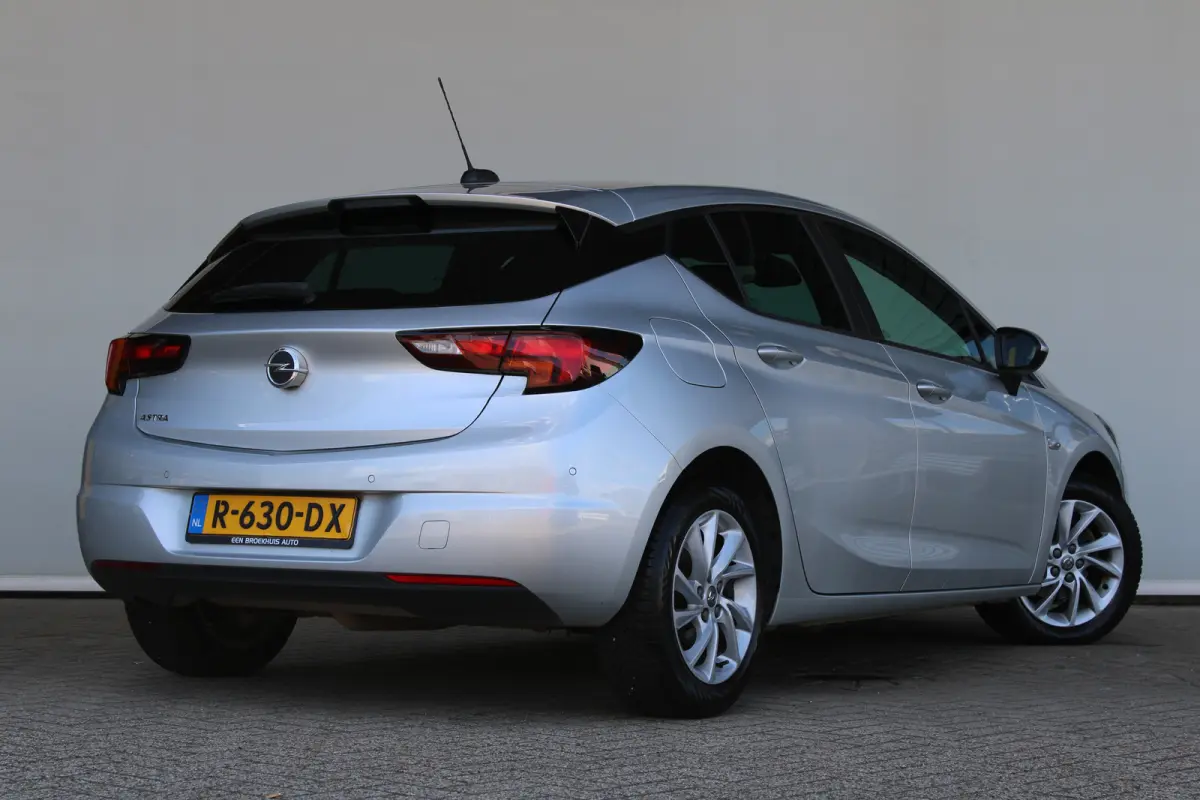1.4 Edition 2020 | Navigatie | Cruise control | Parkeersensoren | Stoel- & stuurverwarming |