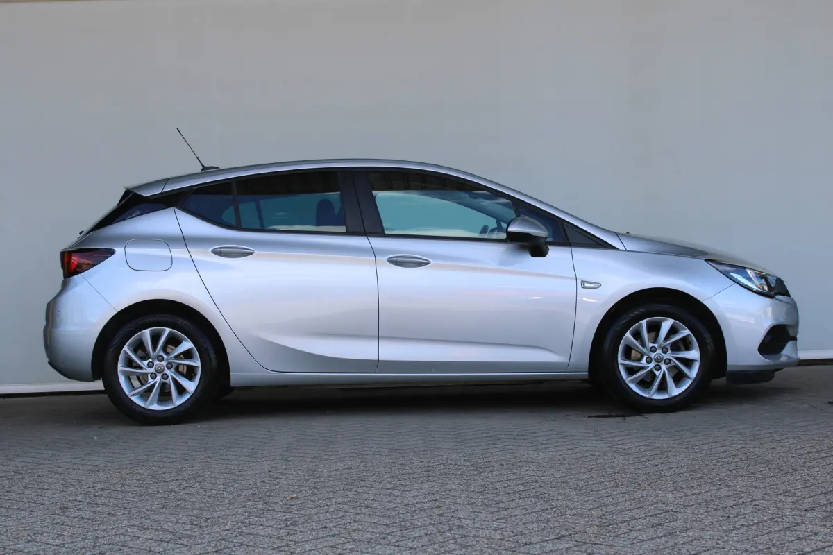 1.4 Edition 2020 | Navigatie | Cruise control | Parkeersensoren | Stoel- & stuurverwarming |