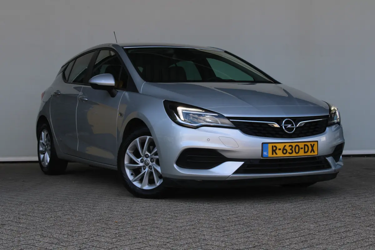 1.4 Edition 2020 | Navigatie | Cruise control | Parkeersensoren | Stoel- & stuurverwarming |