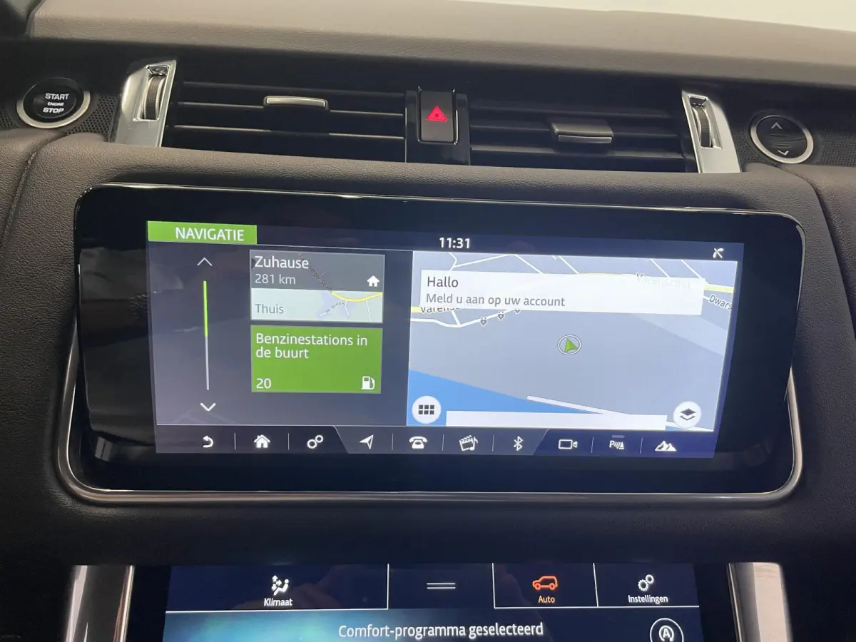 P400e SE Black Pack Navigatie Apple Carplay/Android Auto Camera Parkeersensoren Meridian Sound System LED koplampen Cruise Control 21"lichtmetalen velgen Climate Control  Getinte ramen