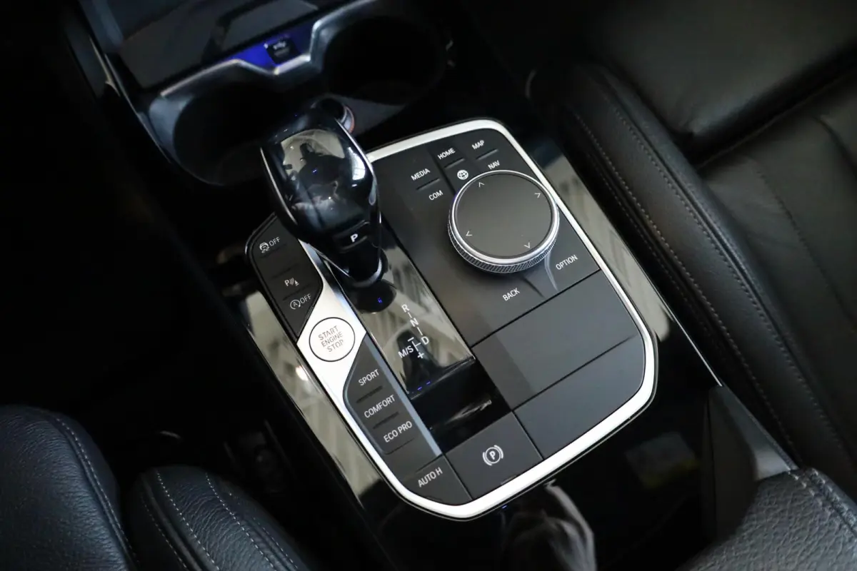 218i High Executive Edition | Panorama-dak | Active Cruise Control | Active Cruise Control | M Sportstoelen | Comfort Access |
