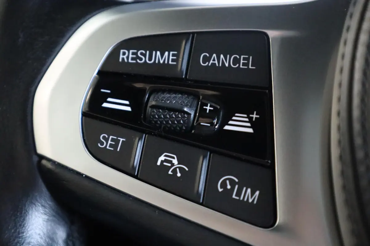 218i High Executive Edition | Panorama-dak | Active Cruise Control | Active Cruise Control | M Sportstoelen | Comfort Access |