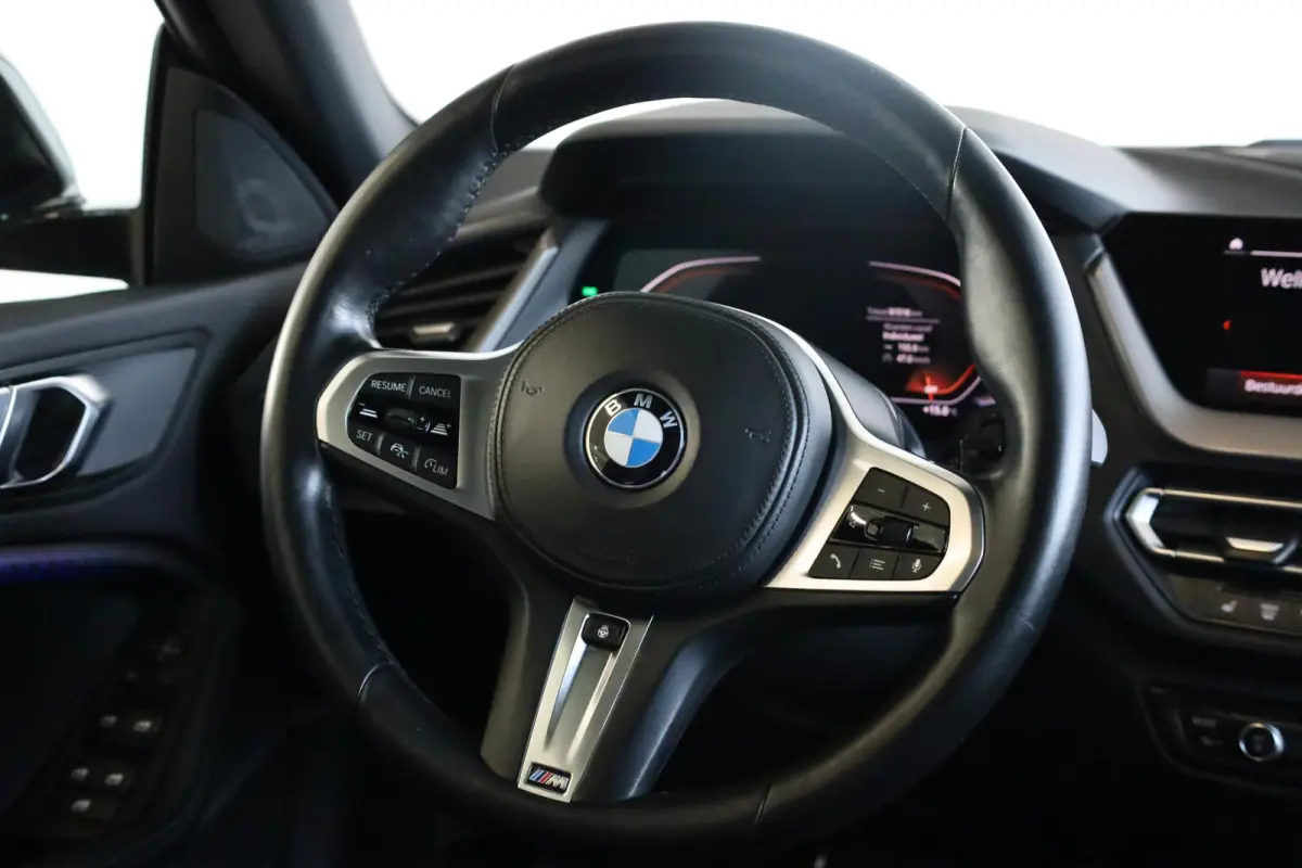 218i High Executive Edition | Panorama-dak | Active Cruise Control | Active Cruise Control | M Sportstoelen | Comfort Access |