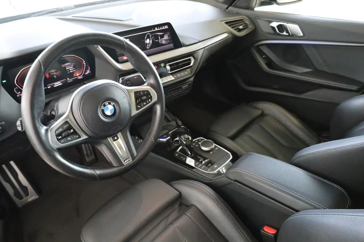 218i High Executive Edition | Panorama-dak | Active Cruise Control | Active Cruise Control | M Sportstoelen | Comfort Access |
