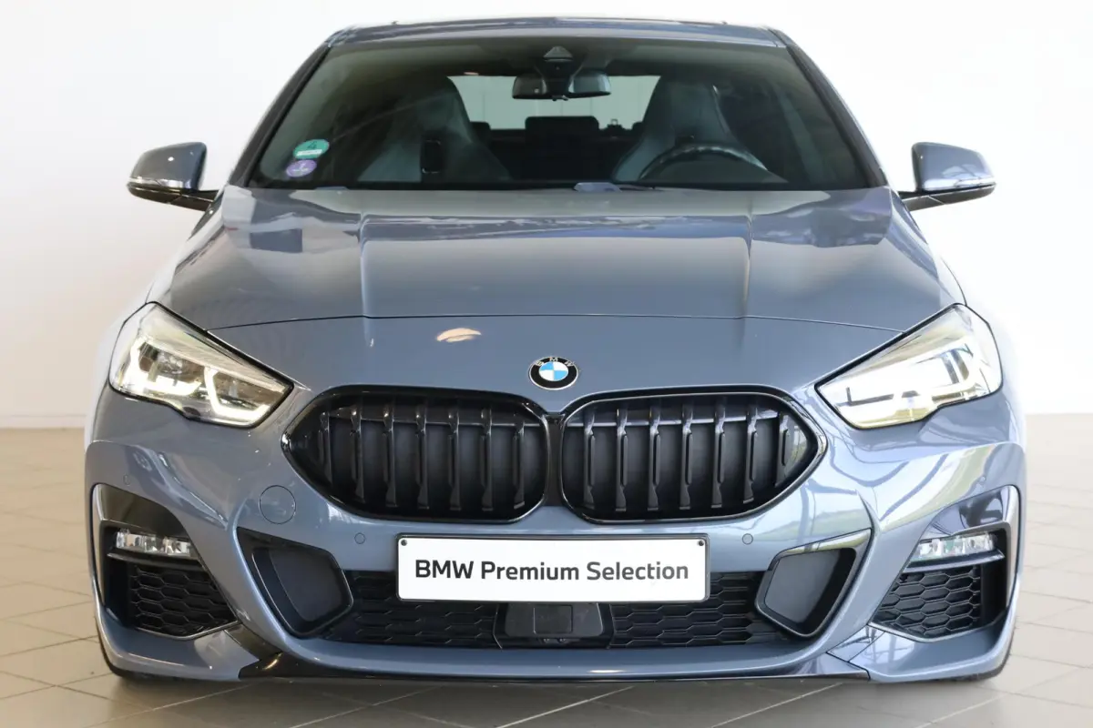 218i High Executive Edition | Panorama-dak | Active Cruise Control | Active Cruise Control | M Sportstoelen | Comfort Access |