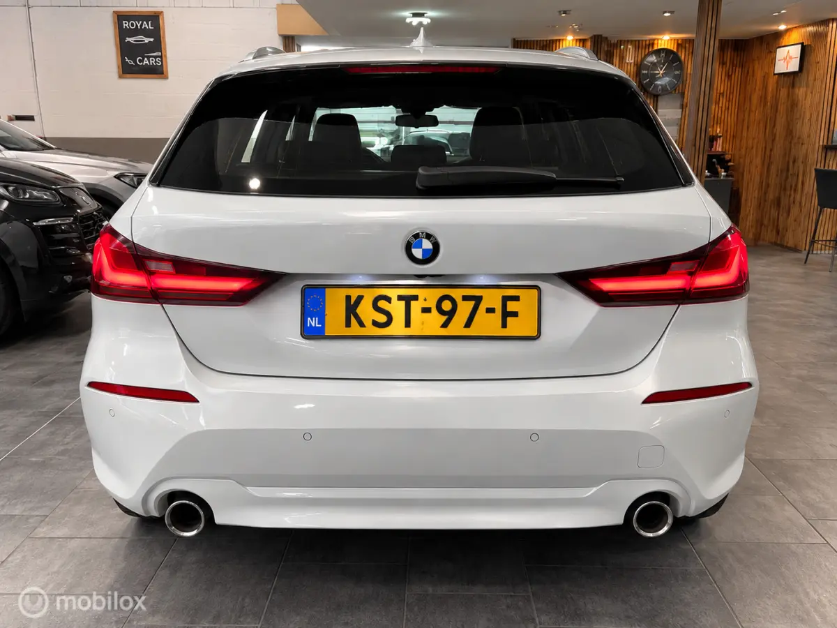 120i Executive|Carplay|Nieuwe Staat!