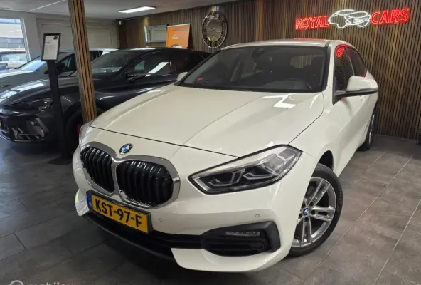 120i Executive|Carplay|Nieuwe Staat!