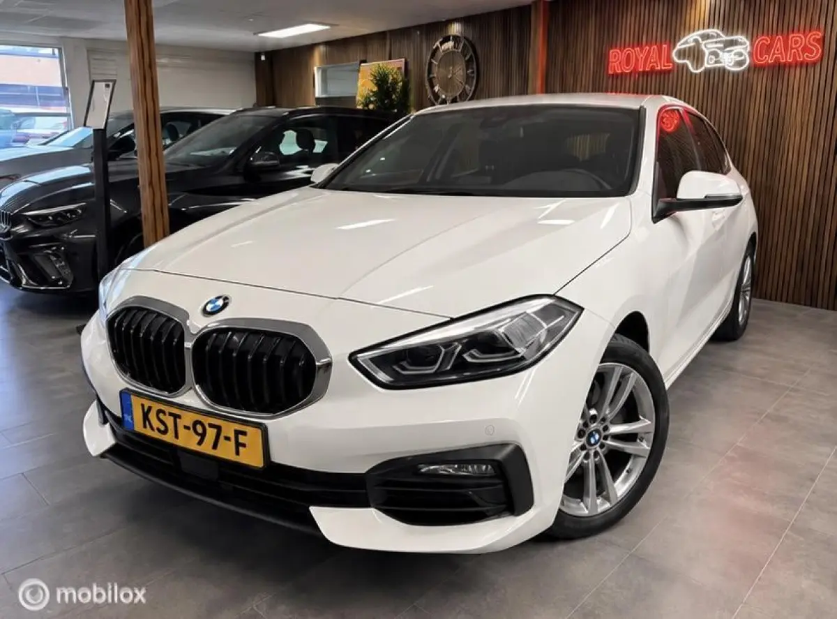120i Executive|Carplay|Nieuwe Staat!