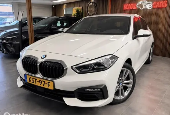 120i Executive|Carplay|Nieuwe Staat!