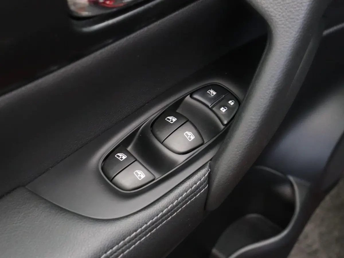 158pk DIG-T N-Tec | Trekhaak 1500KG | Panormadak | Rondomzicht camera | Apple carplay | Dual Zone climate control | Adaptive cruise control |