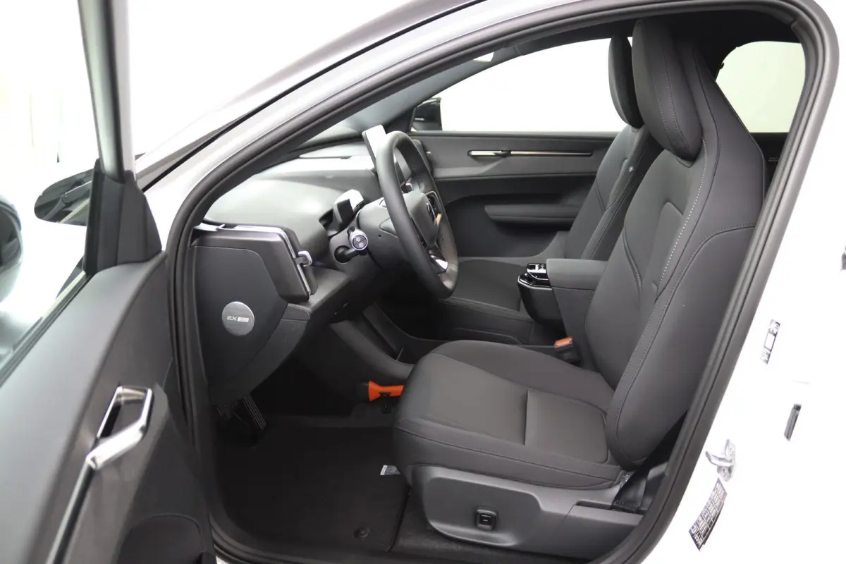 P5 Long Range Plus Black Edition Europa 69 kWh | Direct Beschikbaar | Elektrische Stoelen | Stoelverwarming | Keyless |