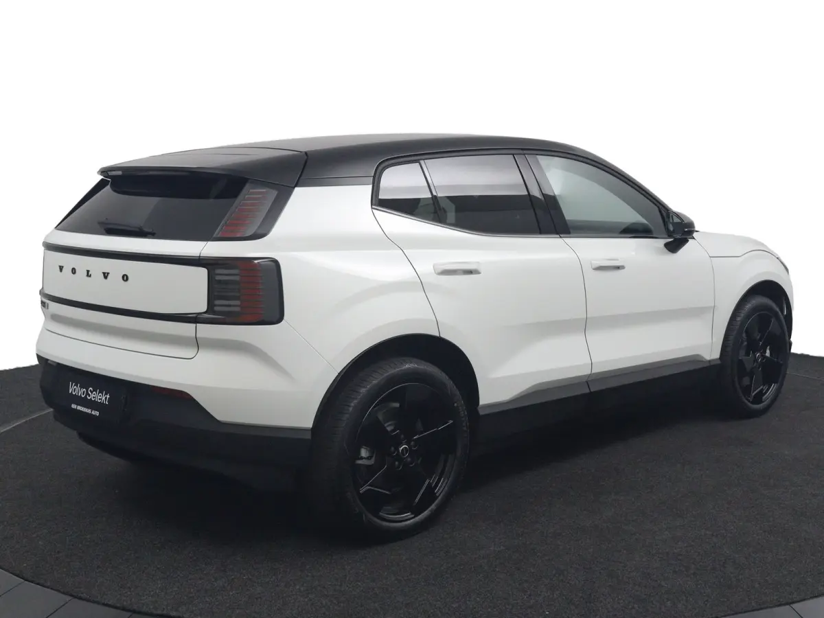 P5 Long Range Plus Black Edition Europa 69 kWh | Direct Beschikbaar | Elektrische Stoelen | Stoelverwarming | Keyless |